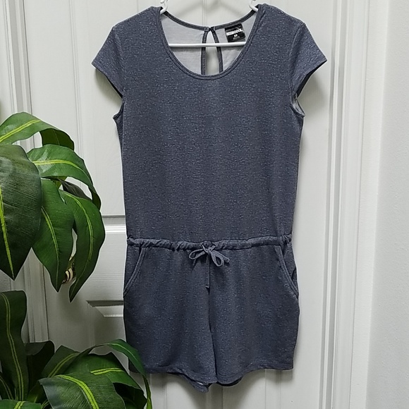 32 Degrees romper - Picture 1 of 7